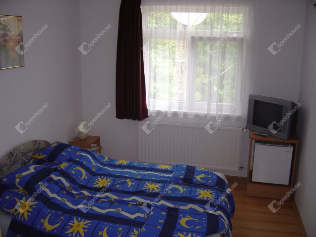 Eladó családi ház, Hajdúszoboszlón 225 M Ft, 10 szobás