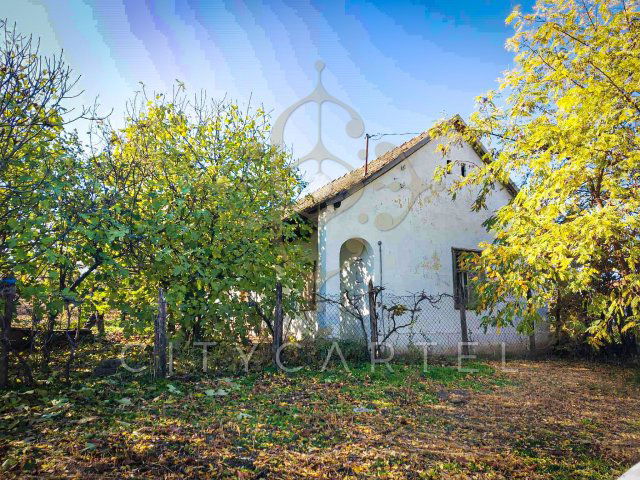 Eladó családi ház, Előszálláson 15 M Ft, 2 szobás