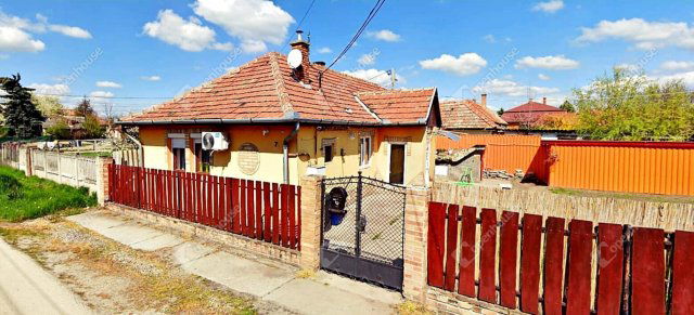 Eladó családi ház, Pilisen 39.9 M Ft, 2 szobás