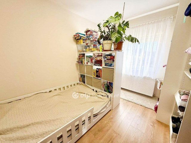 Eladó ikerház, Szigethalmon 76.9 M Ft, 1+2 szobás