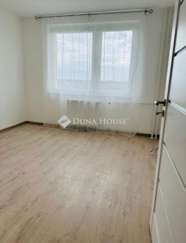 Eladó panellakás, Budapesten, XV. kerületben 63.99 M Ft, 2 szobás