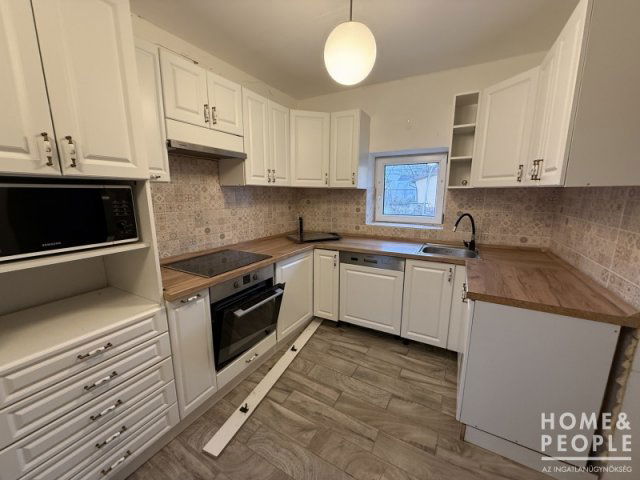 Eladó családi ház, Szegeden 47.5 M Ft, 2+2 szobás