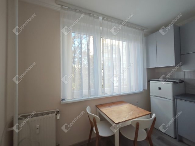 Kiadó panellakás, albérlet, Győrött 190 E Ft / hó, 2 szobás