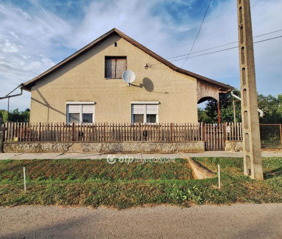Eladó családi ház, Füzesgyarmaton 16.9 M Ft, 2 szobás