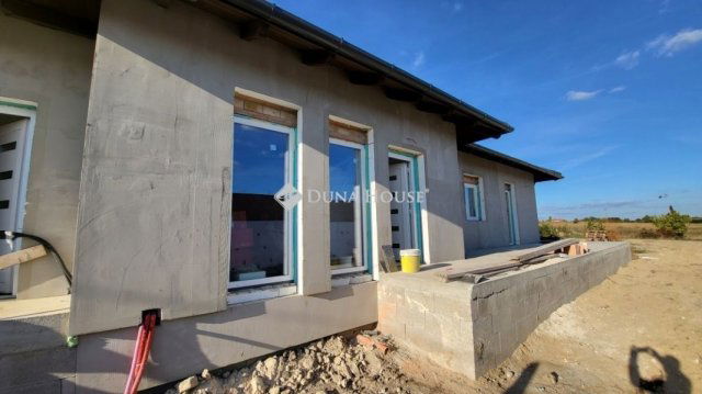 Eladó ikerház, Érden 75 M Ft, 4 szobás / költözzbe.hu