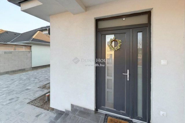 Eladó családi ház, Kecskeméten 103.9 M Ft, 4 szobás