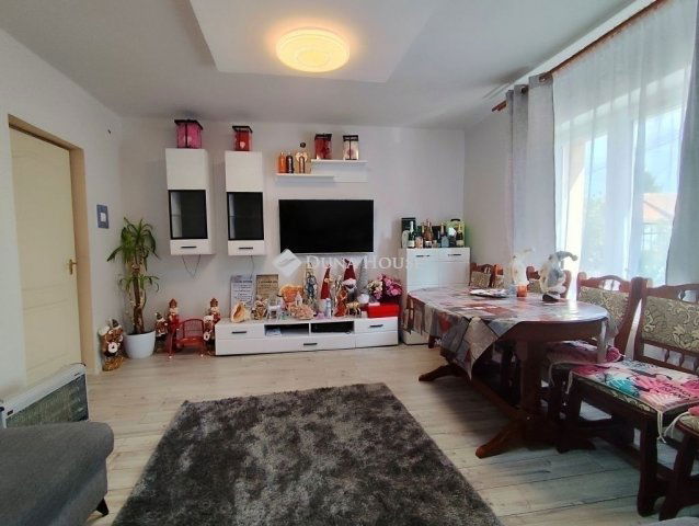 Eladó ikerház, Vecsésen 75 M Ft, 3 szobás / költözzbe.hu