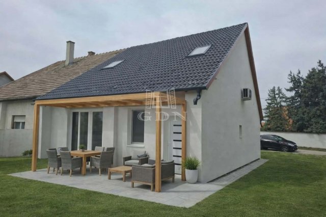 Eladó ikerház, Tökölön 95 M Ft, 5 szobás