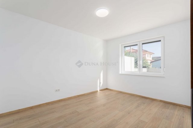 Eladó családi ház, Mosonmagyaróváron 109.9 M Ft, 4 szobás