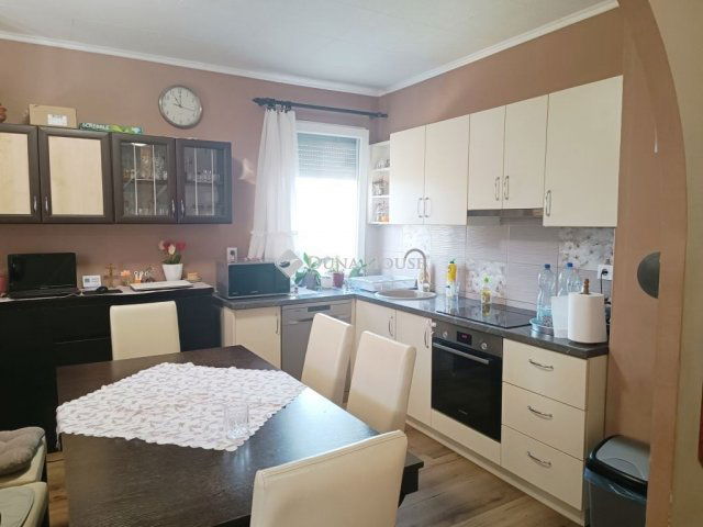 Eladó családi ház, Sükösdön 32.9 M Ft, 5 szobás