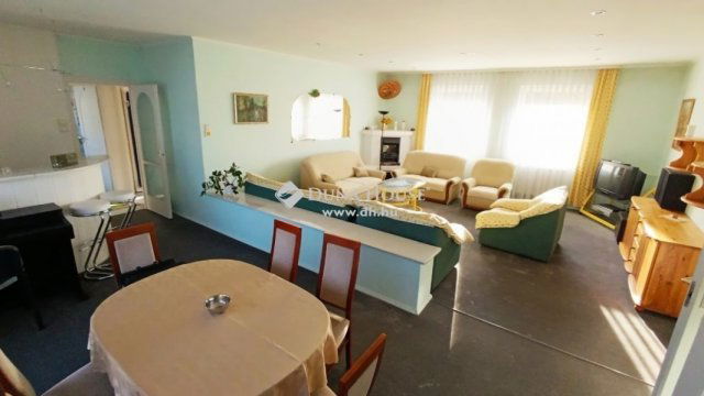 Eladó családi ház, Mohácson 68.9 M Ft, 4 szobás