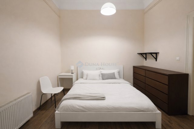 Eladó téglalakás, Budapesten, VI. kerületben 175 M Ft