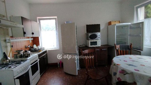 Eladó családi ház, Jászberényben 62 M Ft, 3+7 szobás