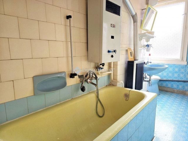 Eladó téglalakás, Pécsett 44.9 M Ft, 2 szobás