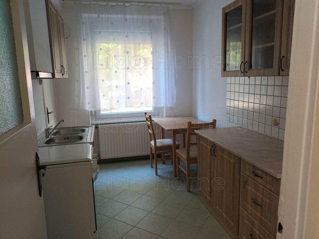 Kiadó téglalakás, albérlet, Székesfehérvárott 160 E Ft / hó