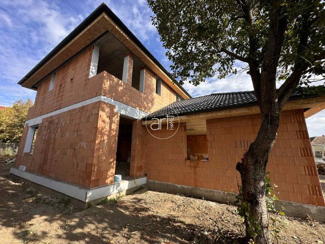 Eladó családi ház, Szegeden 178 M Ft, 4 szobás