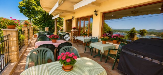 Eladó hotel, Zebegényben 515 M Ft, 17 szobás