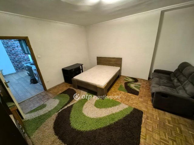 Eladó téglalakás, Debrecenben 43.5 M Ft, 1 szobás