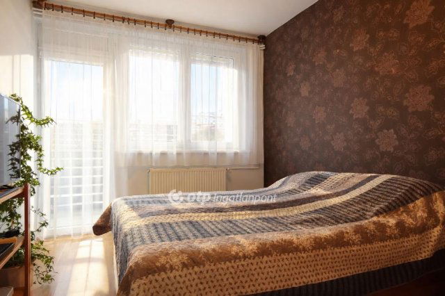 Eladó téglalakás, Tapolcán 66 M Ft, 3 szobás