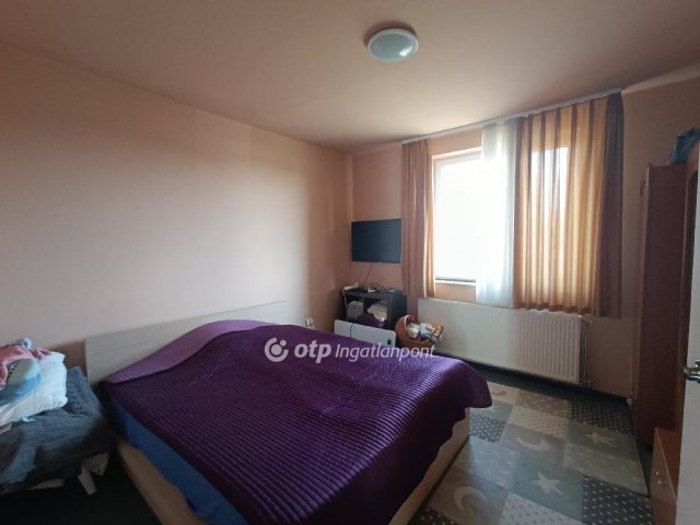 Eladó családi ház, Szigetmonostorban 250 M Ft, 4 szobás