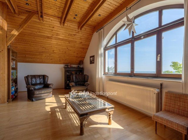Eladó családi ház, Budakalászon 199 M Ft, 5 szobás