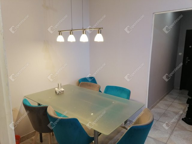 Eladó panellakás, Szegeden 59.9 M Ft, 3 szobás