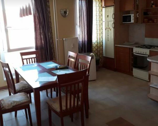 Kiadó téglalakás, albérlet, Pécsett 200 E Ft / hó, 2 szobás