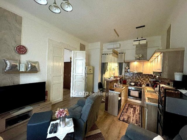 Eladó téglalakás, Budapesten, VIII. kerületben 109.9 M Ft