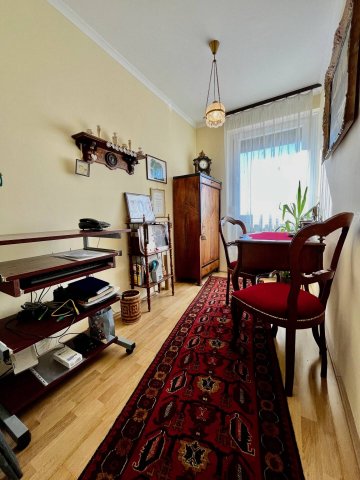 Eladó téglalakás, Pécsett 62.5 M Ft, 2+1 szobás