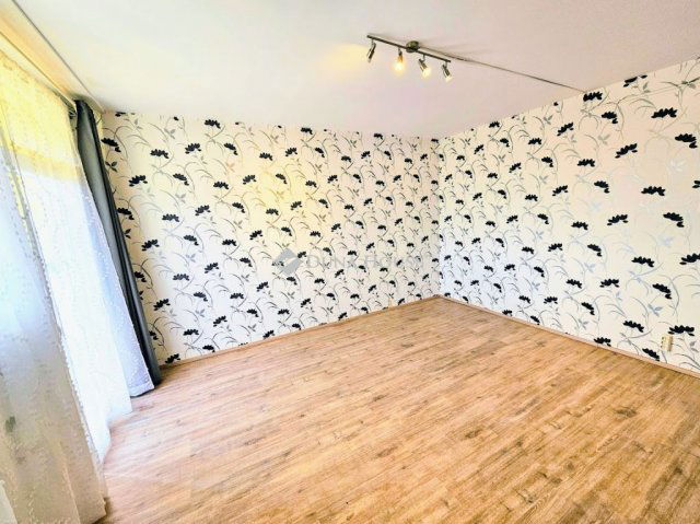 Kiadó panellakás, albérlet, Szigetszentmiklóson, Szent Miklós útján