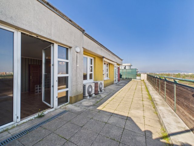 Eladó téglalakás, Budapesten, X. kerületben 131 M Ft, 3+1 szobás