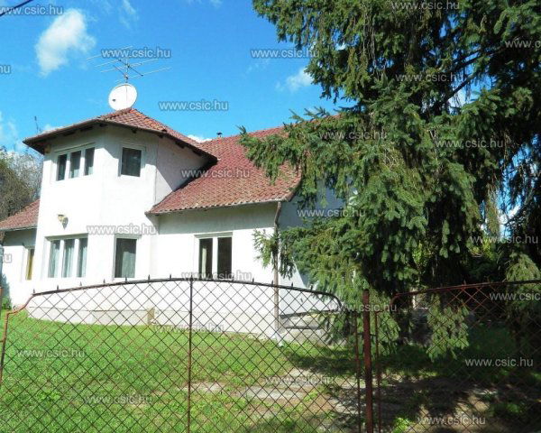 Eladó családi ház, Szentendrén 169 M Ft, 5 szobás
