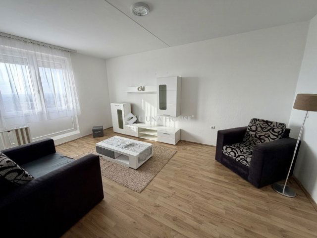 Eladó panellakás, Pécsett 41.9 M Ft, 2 szobás