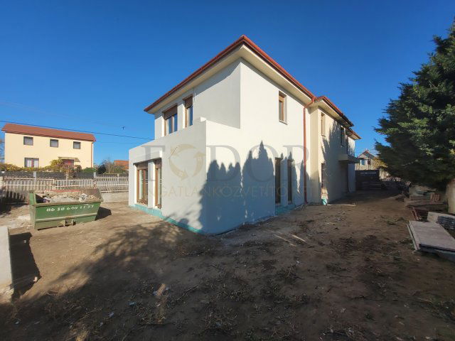 Eladó ikerház, Gyálon 112.99 M Ft, 5 szobás