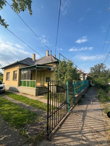 Eladó családi ház, Szegeden 86.9 M Ft, 3 szobás