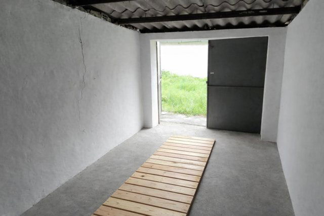 Kiadó garázs, Székesfehérvárott, Budai úton 25 E Ft / hó