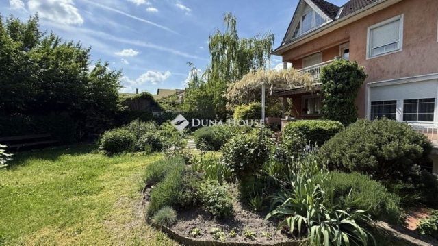 Eladó ikerház, Budapesten, XIX. kerületben 289 M Ft, 7 szobás