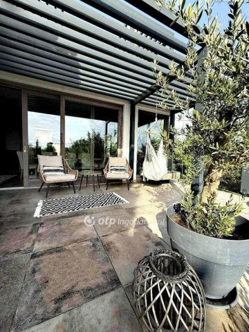 Eladó nyaraló, Tihanyban 499 M Ft, 6 szobás