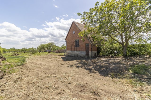 Eladó nyaraló, Polgárdin 15.5 M Ft, 2 szobás