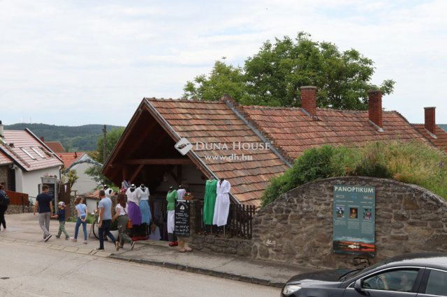 Eladó családi ház, Tihanyban 455 M Ft, 2 szobás
