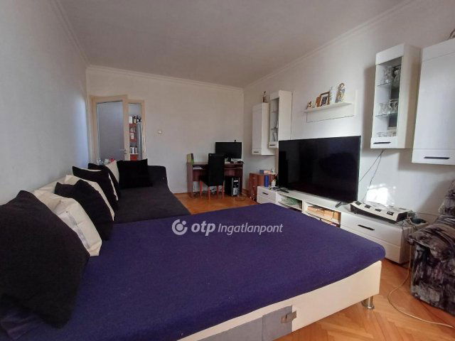 Eladó panellakás, Nyíregyházán 38.5 M Ft, 2 szobás