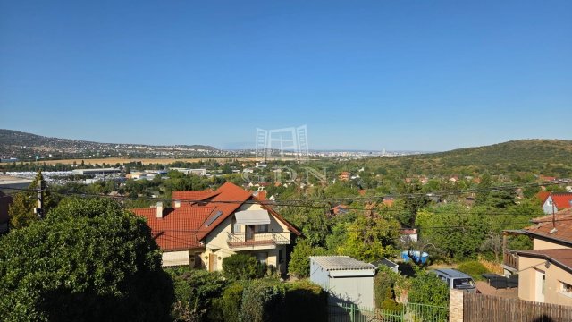 Eladó családi ház, Budaörsön 220 M Ft, 3 szobás