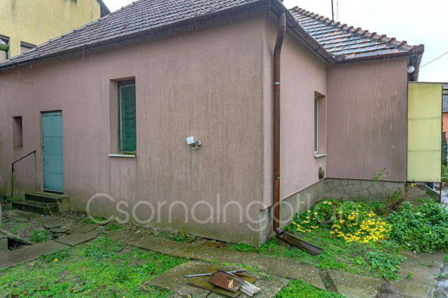 Eladó családi ház, Kónyon 39.9 M Ft, 2 szobás