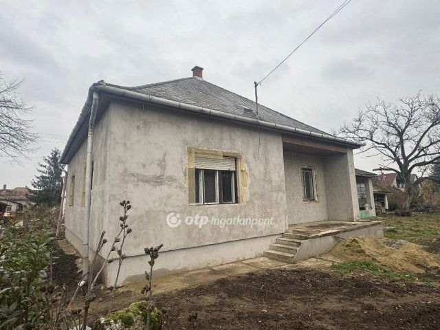 Eladó családi ház, Tiszafüreden 41 M Ft, 3 szobás