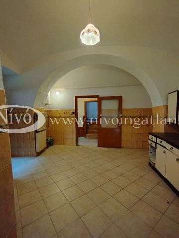 Eladó családi ház, Veszprémben 59.9 M Ft, 3 szobás