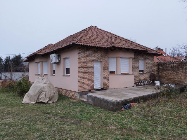 Eladó családi ház, Kerekharaszton 79.9 M Ft, 3 szobás