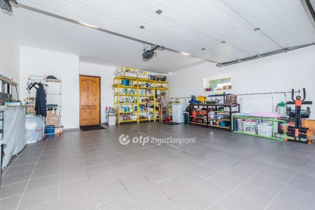 Eladó ikerház, Piliscsabán 135 M Ft, 4 szobás