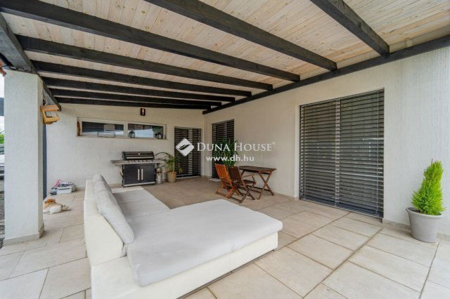 Eladó ikerház, Budapesten, XVIII. kerületben 249 M Ft, 4 szobás