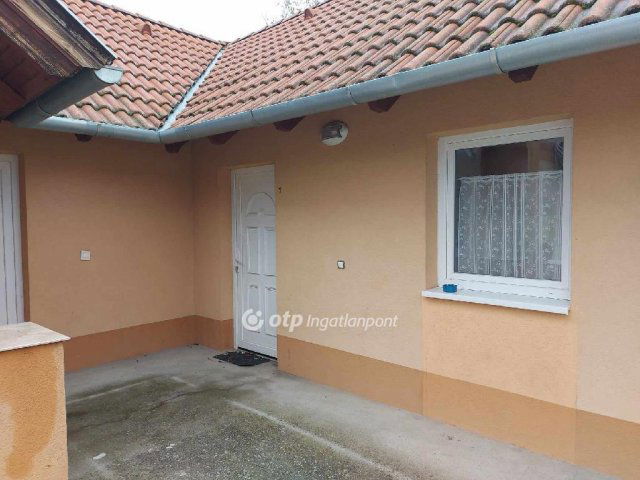 Eladó hotel, Dávodon 74.9 M Ft / költözzbe.hu