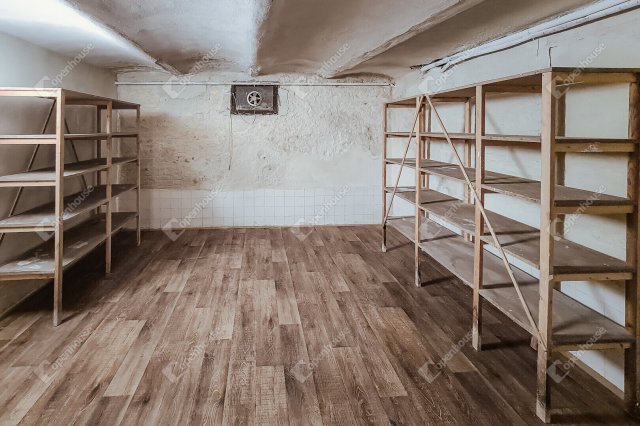 Kiadó ipari ingatlan, Mosonmagyaróváron 60 E Ft / hó